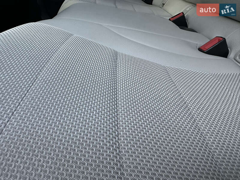 Седан Mercedes-Benz C-Class 2018 в Киеве фото 42 Седан Mercedes-Benz C-Class 2018 в Киеве