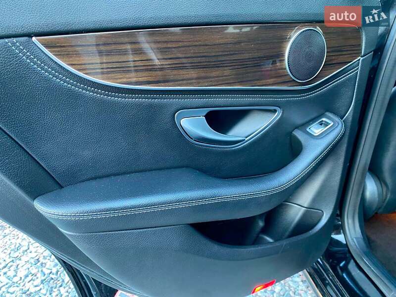 Седан Mercedes-Benz C-Class 2015 в Львове