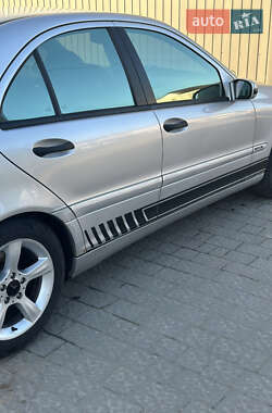 Седан Mercedes-Benz C-Class 2001 в 