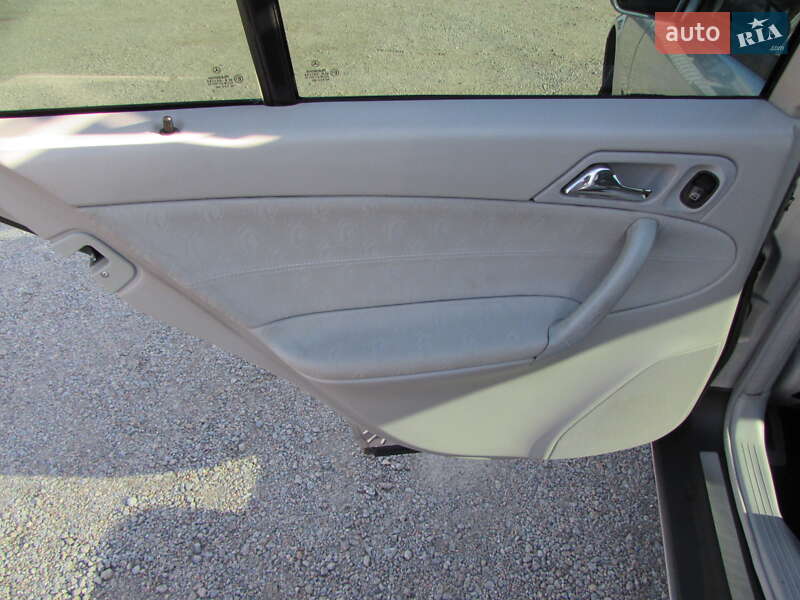 Универсал Mercedes-Benz C-Class 2003 в Кропивницком