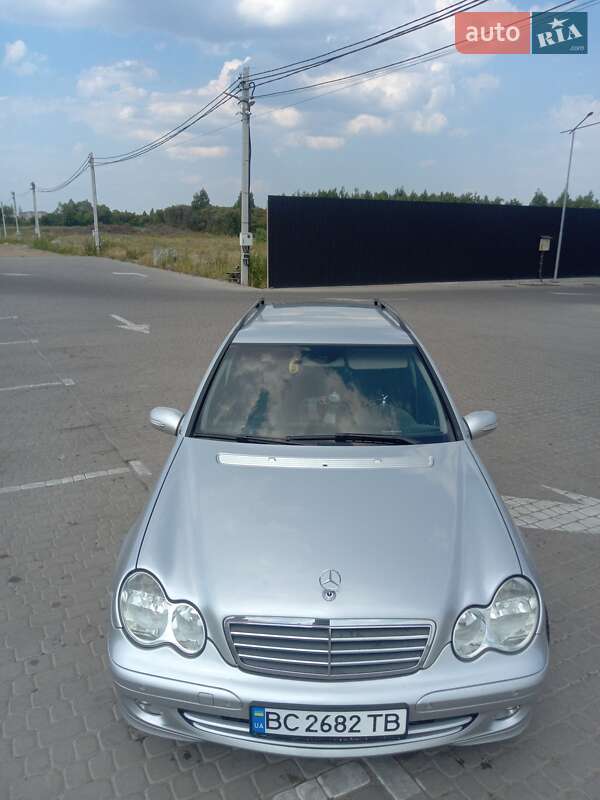 Универсал Mercedes-Benz C-Class 2004 в Львове