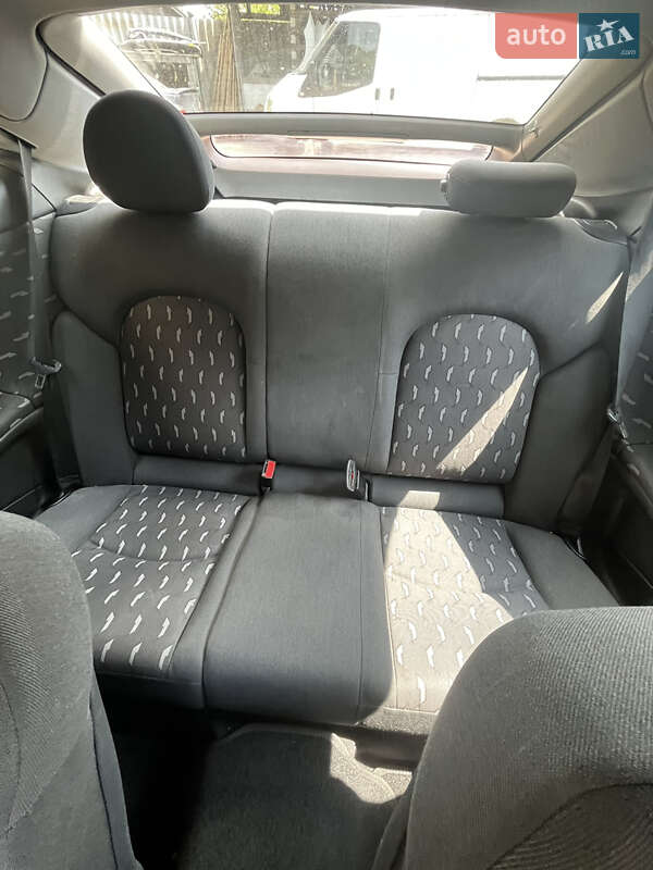 Купе Mercedes-Benz C-Class 2002 в Вишневом фото 4 Купе Mercedes-Benz C-Class 2002 в Вишневом