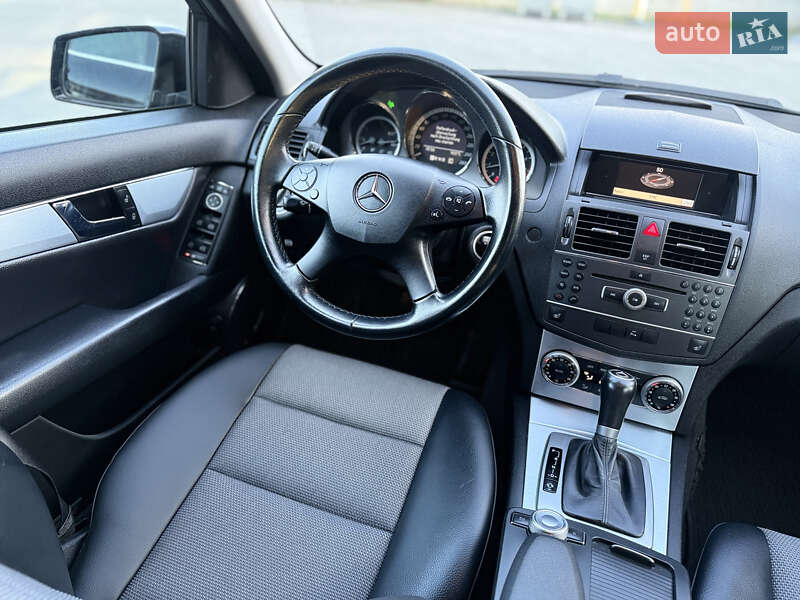 Седан Mercedes-Benz C-Class 2010 в Виннице
