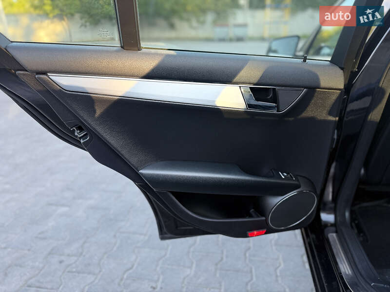 Седан Mercedes-Benz C-Class 2010 в Виннице