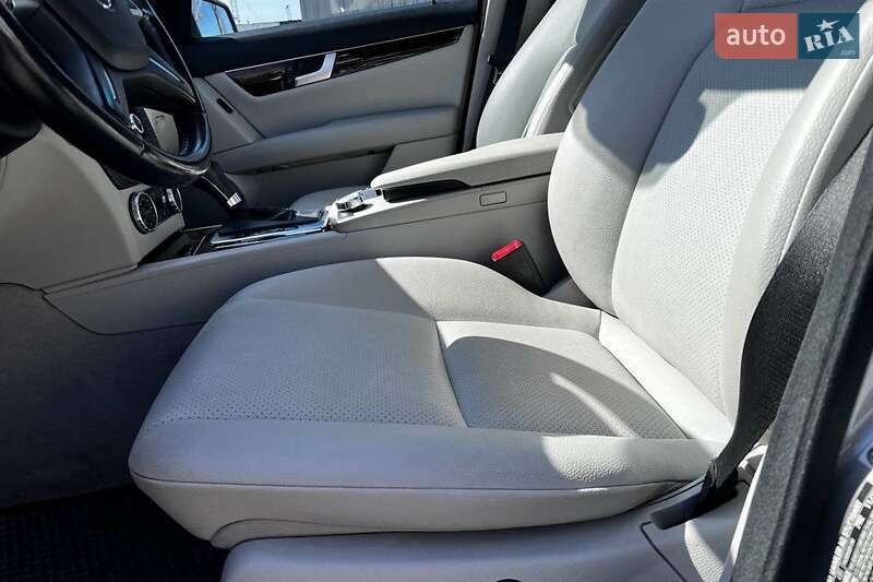 Седан Mercedes-Benz C-Class 2013 в Львові