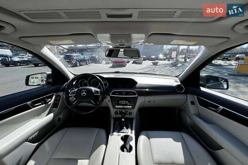 Седан Mercedes-Benz C-Class 2013 в Львові