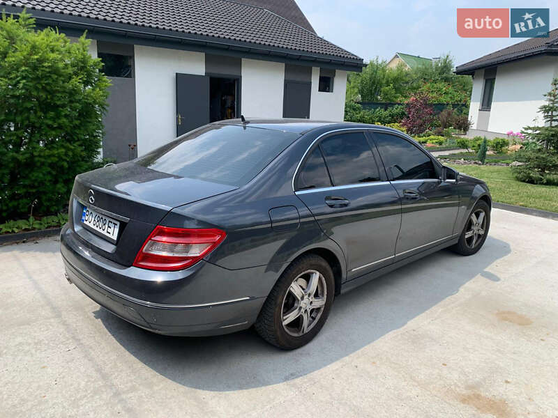 Седан Mercedes-Benz C-Class 2010 в Тернополе