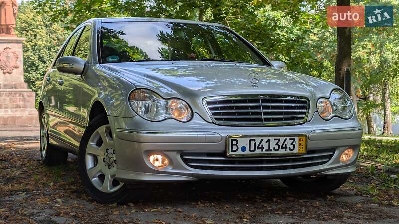 Седан Mercedes-Benz C-Class 2004 в Тернополе