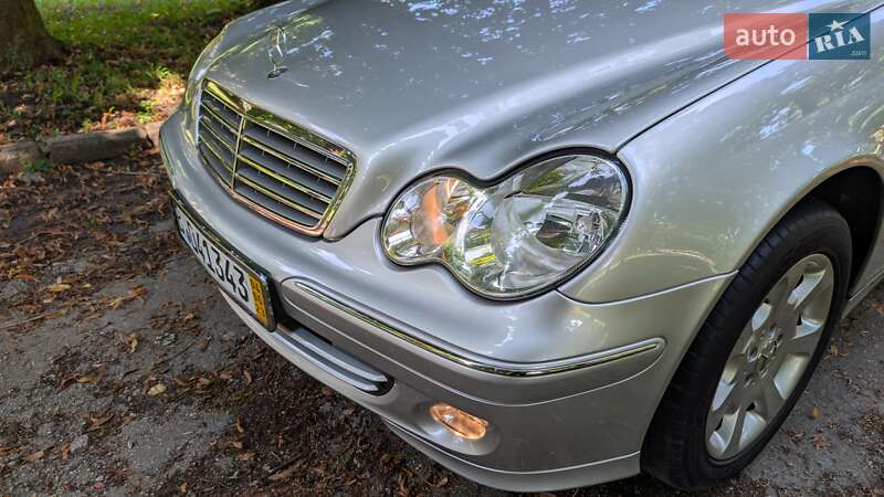 Седан Mercedes-Benz C-Class 2004 в Тернополе