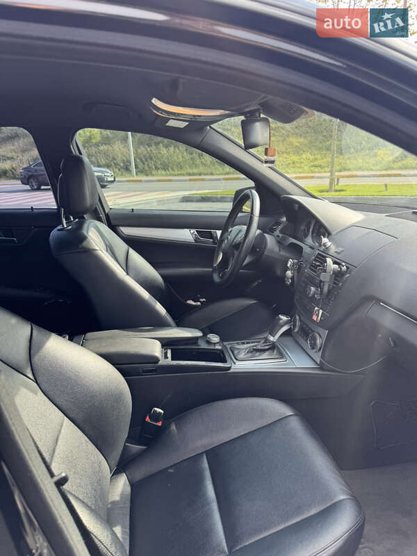 Седан Mercedes-Benz C-Class 2007 в Киеве