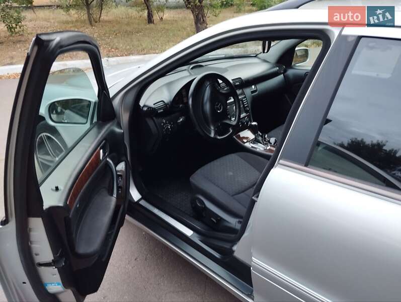Универсал Mercedes-Benz C-Class 2004 в Борисполе фото 4 Универсал Mercedes-Benz C-Class 2004 в Борисполе