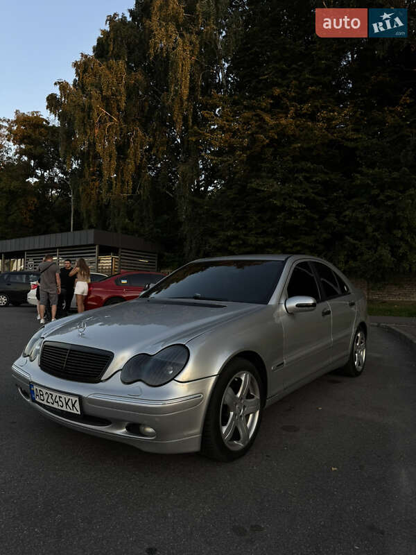 Седан Mercedes-Benz C-Class 2001 в 