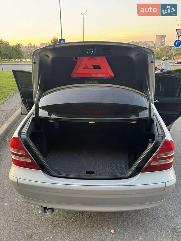 Седан Mercedes-Benz C-Class 2001 в Вінниці