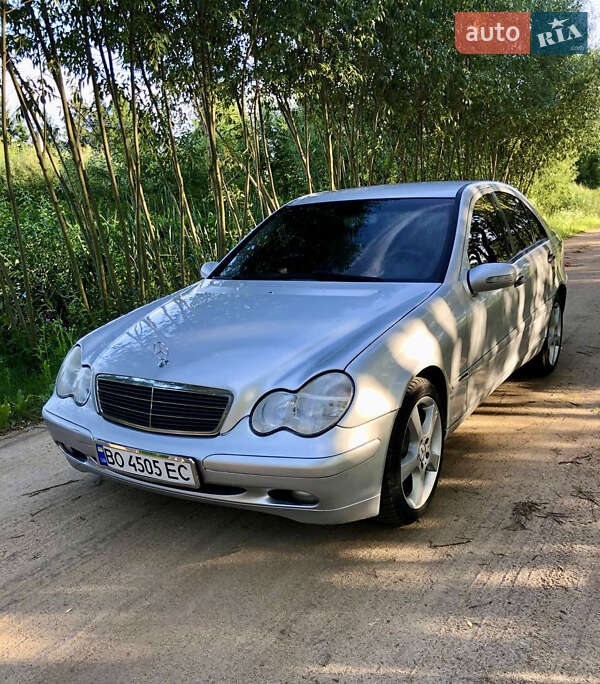 Седан Mercedes-Benz C-Class 2003 в 