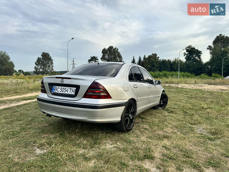 Седан Mercedes-Benz C-Class 2002 в Яворове фото 17 Седан Mercedes-Benz C-Class 2002 в Яворове