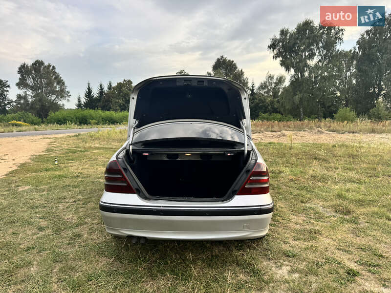 Седан Mercedes-Benz C-Class 2002 в Яворове фото 22 Седан Mercedes-Benz C-Class 2002 в Яворове