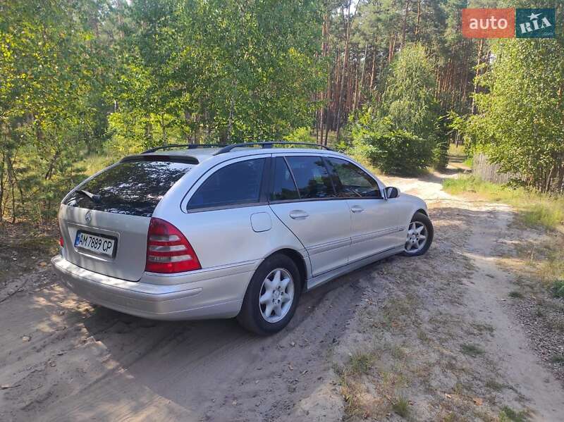 Універсал Mercedes-Benz C-Class 2002 в 