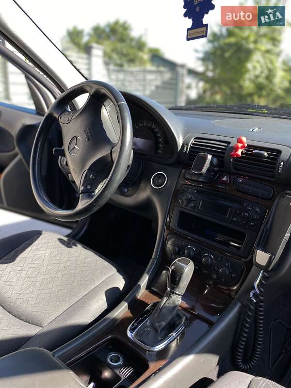 Универсал Mercedes-Benz C-Class 2002 в Ровно