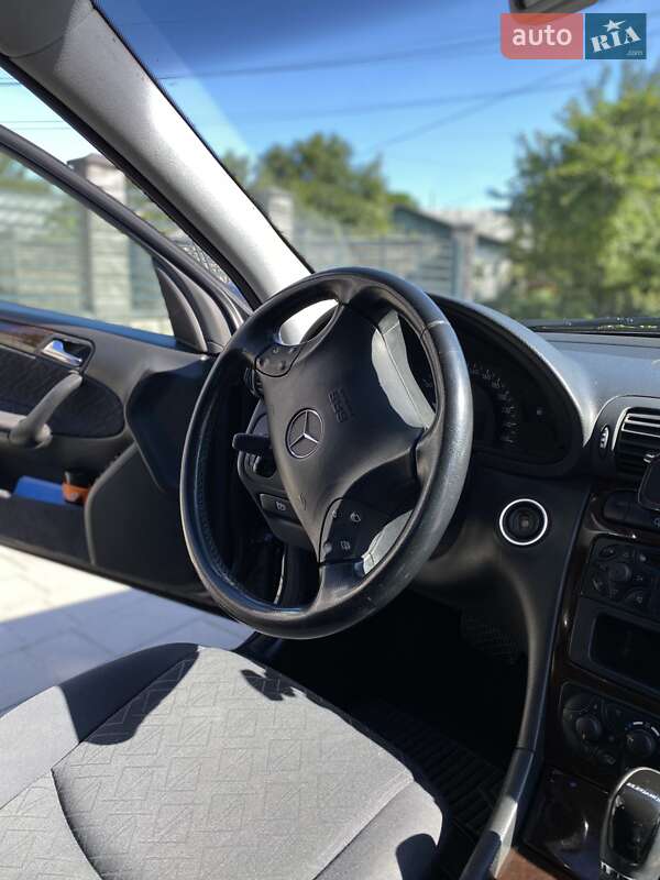 Универсал Mercedes-Benz C-Class 2002 в Ровно