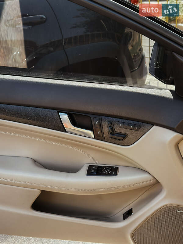 Купе Mercedes-Benz C-Class 2011 в Николаеве