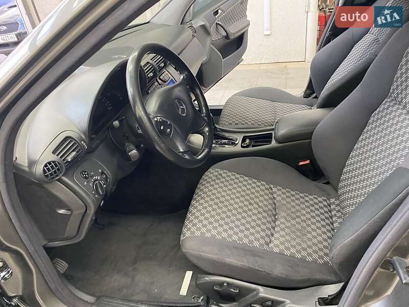Седан Mercedes-Benz C-Class 2000 в Харькове