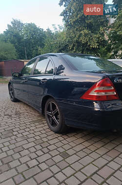 Седан Mercedes-Benz C-Class 2005 в 