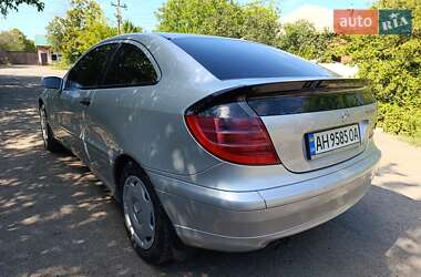 Купе Mercedes-Benz C-Class 2003 в 