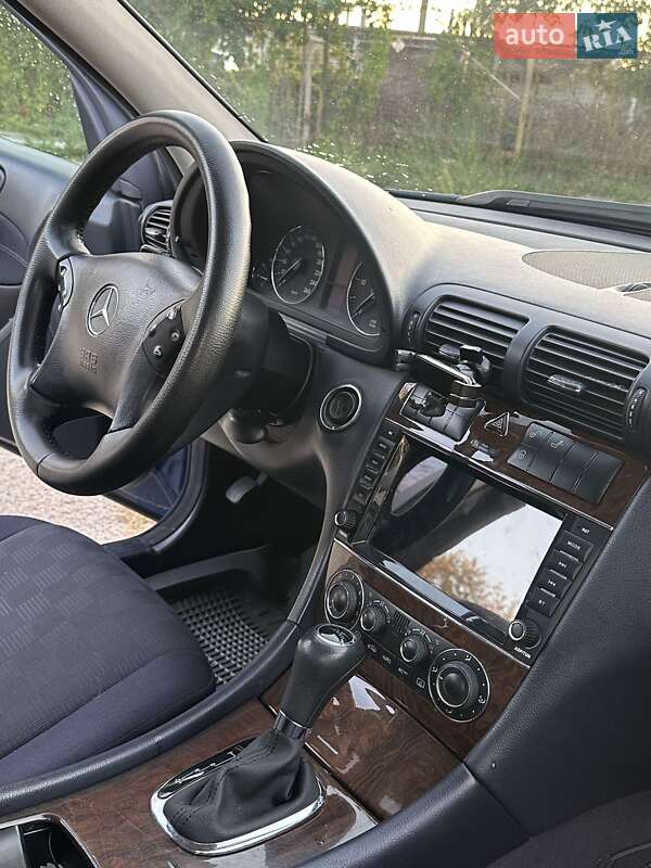 Седан Mercedes-Benz C-Class 2004 в Запоріжжі