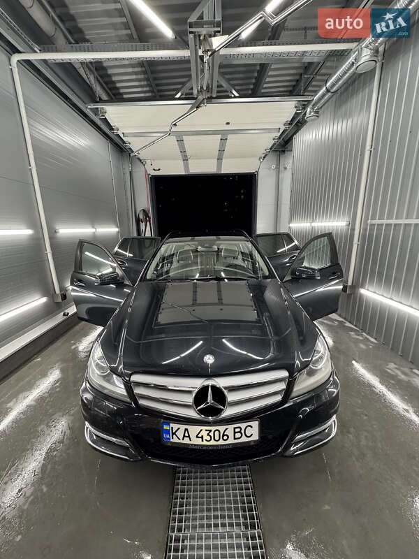Универсал Mercedes-Benz C-Class 2012 в Киеве