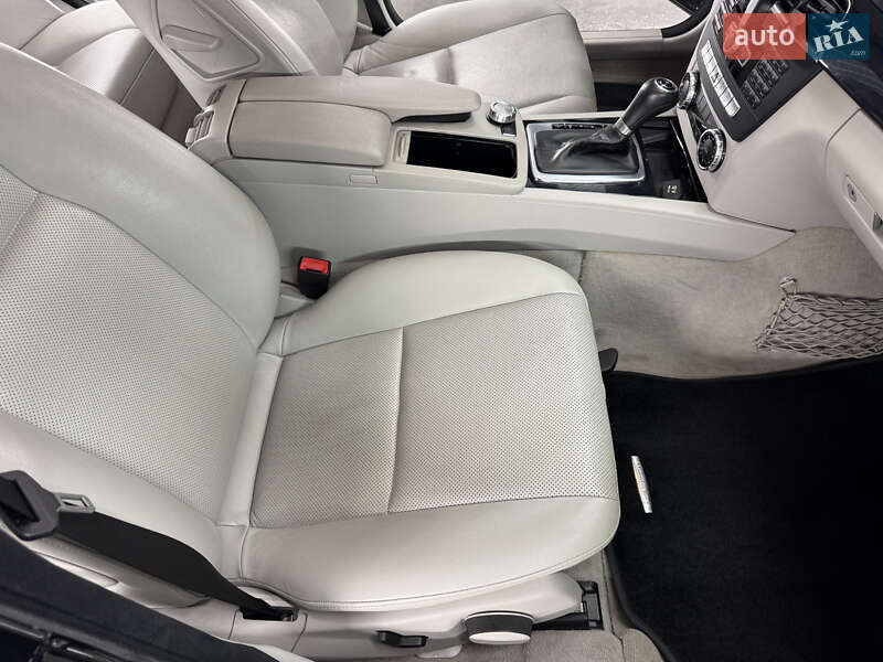 Универсал Mercedes-Benz C-Class 2012 в Киеве