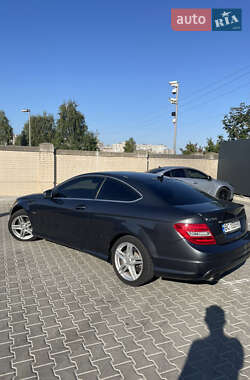 Купе Mercedes-Benz C-Class 2011 в Києві