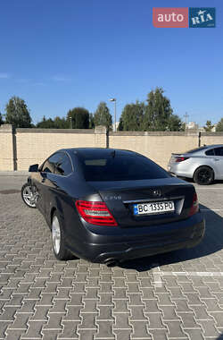 Купе Mercedes-Benz C-Class 2011 в 