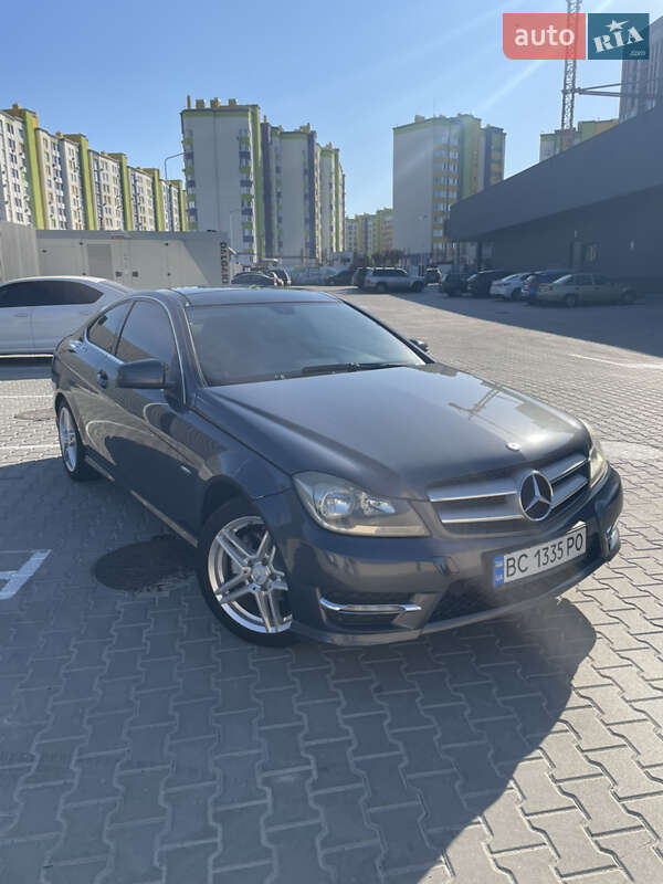 Купе Mercedes-Benz C-Class 2011 в Киеве фото 10 Купе Mercedes-Benz C-Class 2011 в Киеве