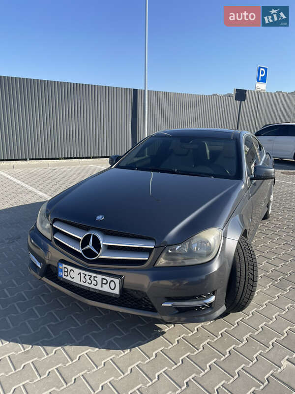 Купе Mercedes-Benz C-Class 2011 в Киеве фото 11 Купе Mercedes-Benz C-Class 2011 в Киеве