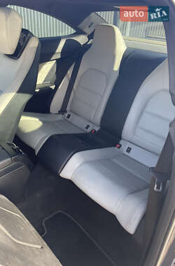Купе Mercedes-Benz C-Class 2011 в 