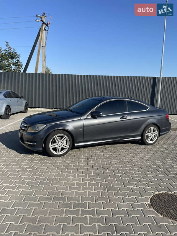 Купе Mercedes-Benz C-Class 2011 в Киеве фото 20 Купе Mercedes-Benz C-Class 2011 в Киеве