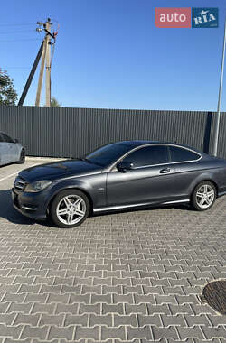Купе Mercedes-Benz C-Class 2011 в 