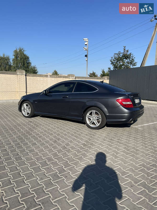 Купе Mercedes-Benz C-Class 2011 в Киеве фото 21 Купе Mercedes-Benz C-Class 2011 в Киеве