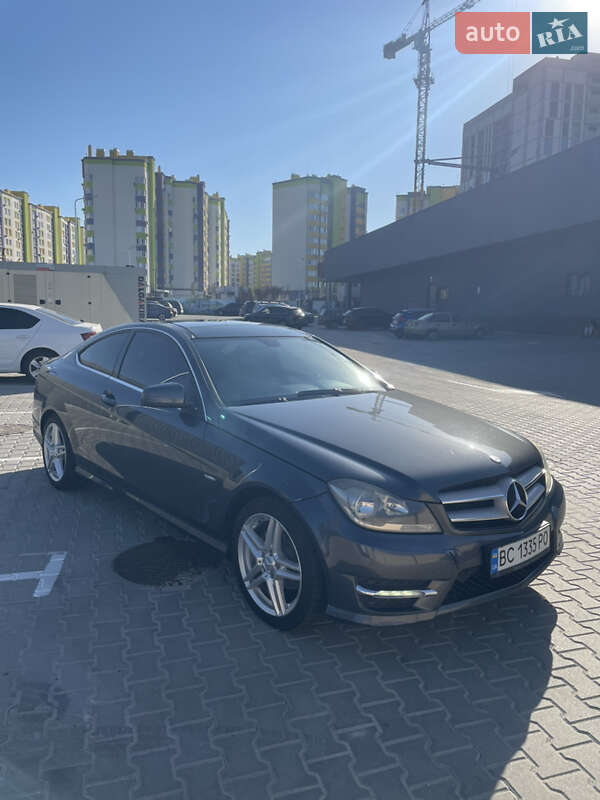 Купе Mercedes-Benz C-Class 2011 в Киеве фото 24 Купе Mercedes-Benz C-Class 2011 в Киеве