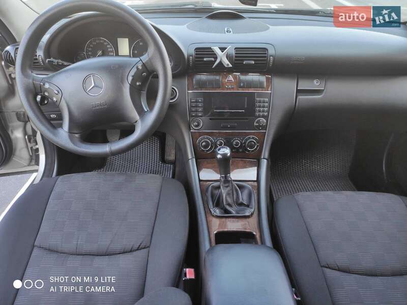 Универсал Mercedes-Benz C-Class 2004 в Киеве