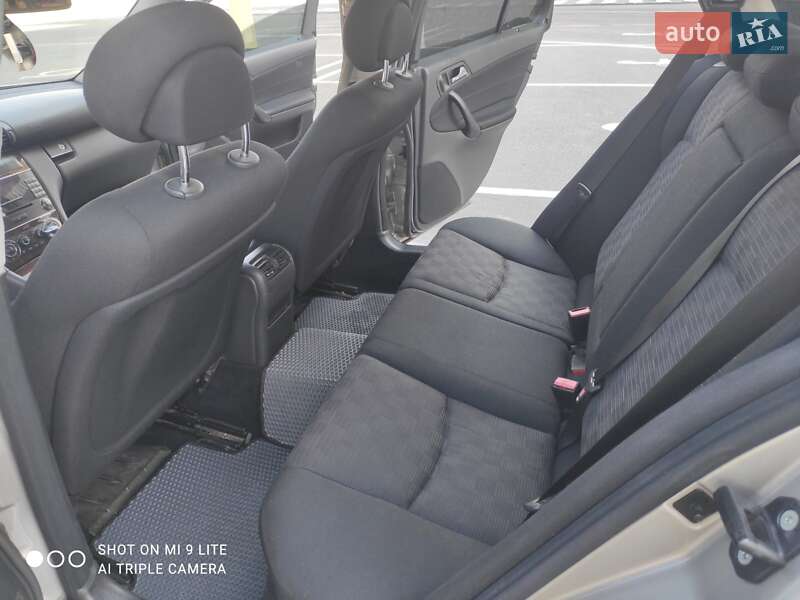 Универсал Mercedes-Benz C-Class 2004 в Киеве