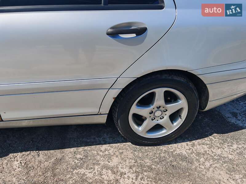 Седан Mercedes-Benz C-Class 2003 в Броварах фото 27 Седан Mercedes-Benz C-Class 2003 в Броварах