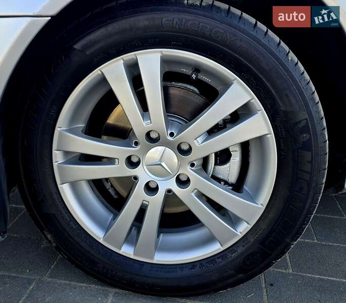 Седан Mercedes-Benz C-Class 2005 в Ивано-Франковске