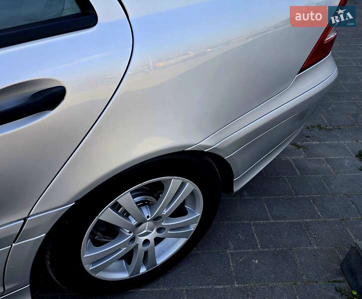 Седан Mercedes-Benz C-Class 2005 в Ивано-Франковске