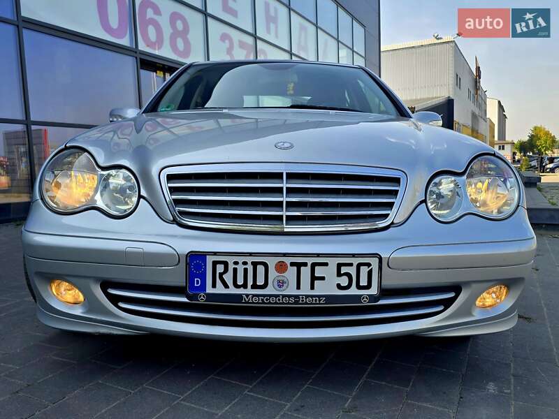 Седан Mercedes-Benz C-Class 2005 в Ивано-Франковске