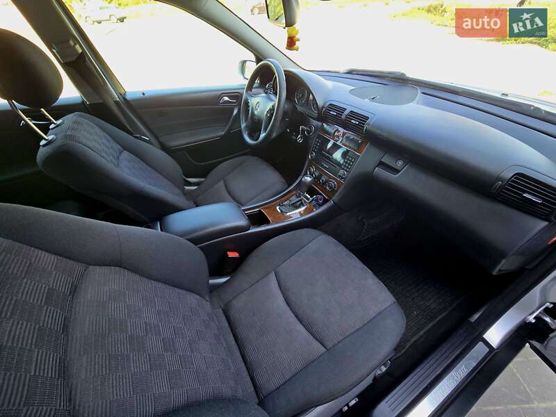 Седан Mercedes-Benz C-Class 2005 в Ивано-Франковске