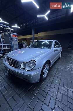 Седан Mercedes-Benz C-Class 2001 в Черкассах