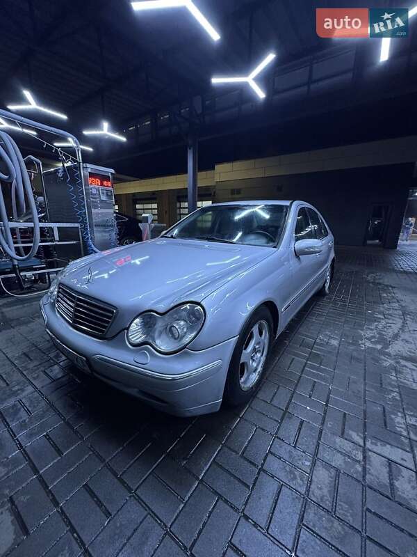 Mercedes-Benz C-Class 2001