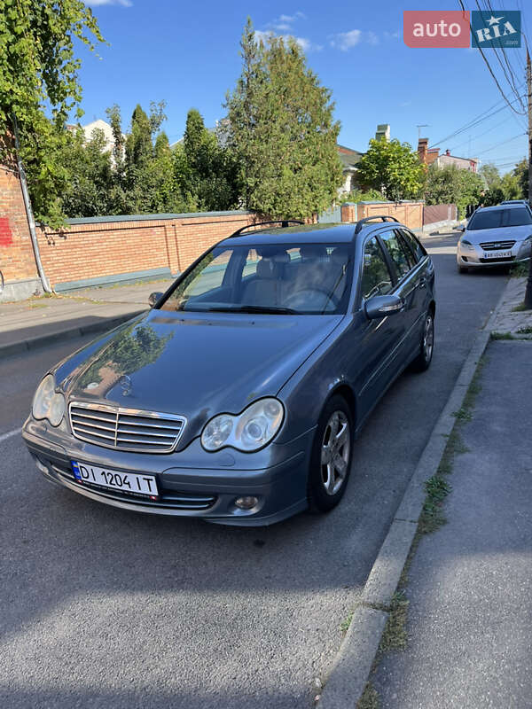 Универсал Mercedes-Benz C-Class 2004 в Виннице