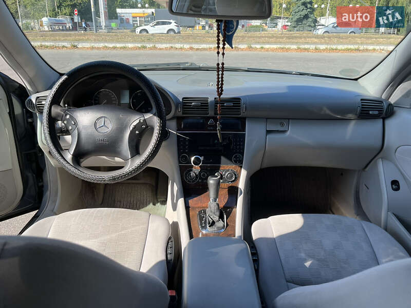 Универсал Mercedes-Benz C-Class 2004 в Виннице
